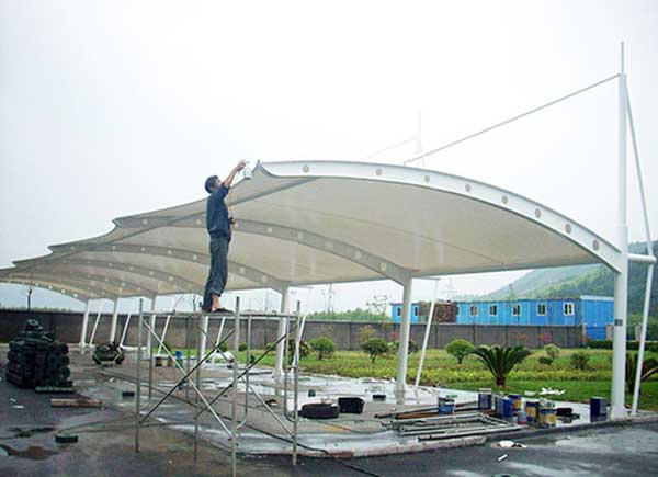 膜結構雨棚的魅力與廣東省中材高新材料有限公司的專業(yè)服務