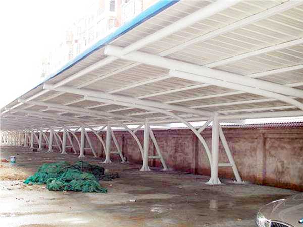 商業(yè)廣場亮麗遮陽，營造舒適休閑環(huán)境